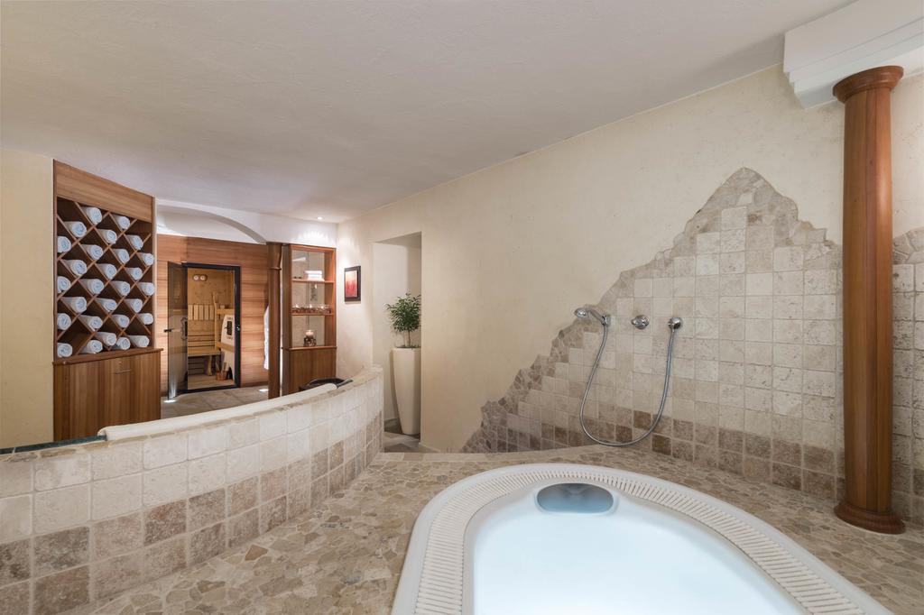 Villa Tony - Small Romantic Hotel Corvara In Badia Exterior foto