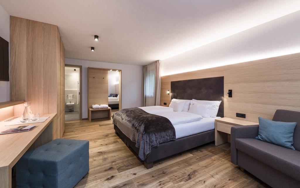 Villa Tony - Small Romantic Hotel Corvara In Badia Exterior foto