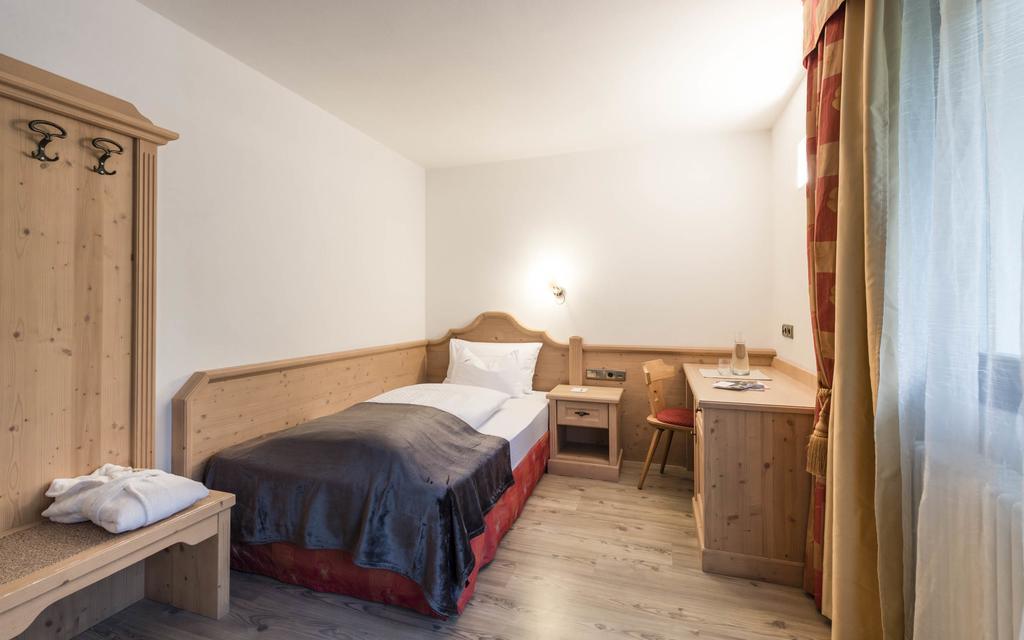 Villa Tony - Small Romantic Hotel Corvara In Badia Exterior foto